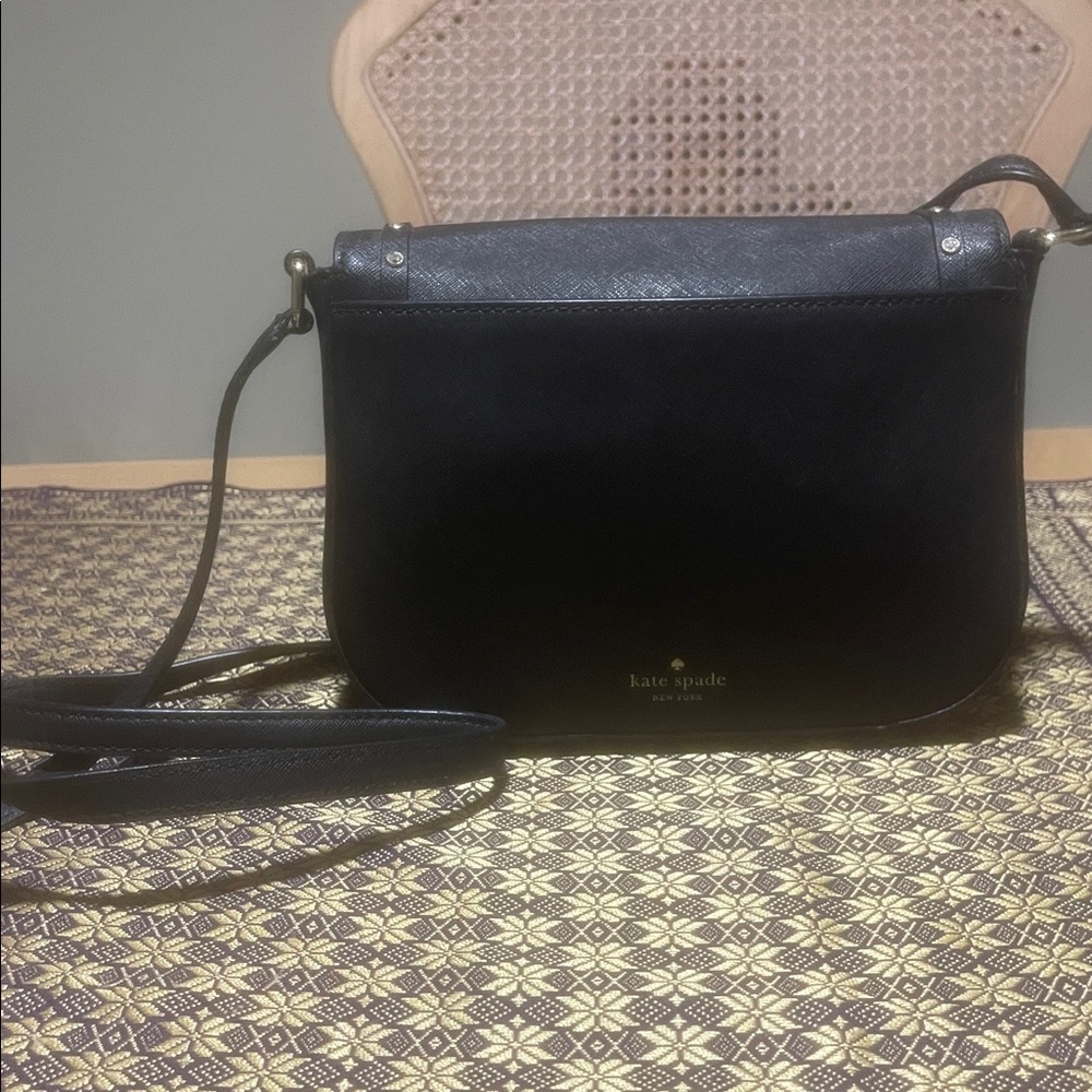 Kate spade crossbody bag size small